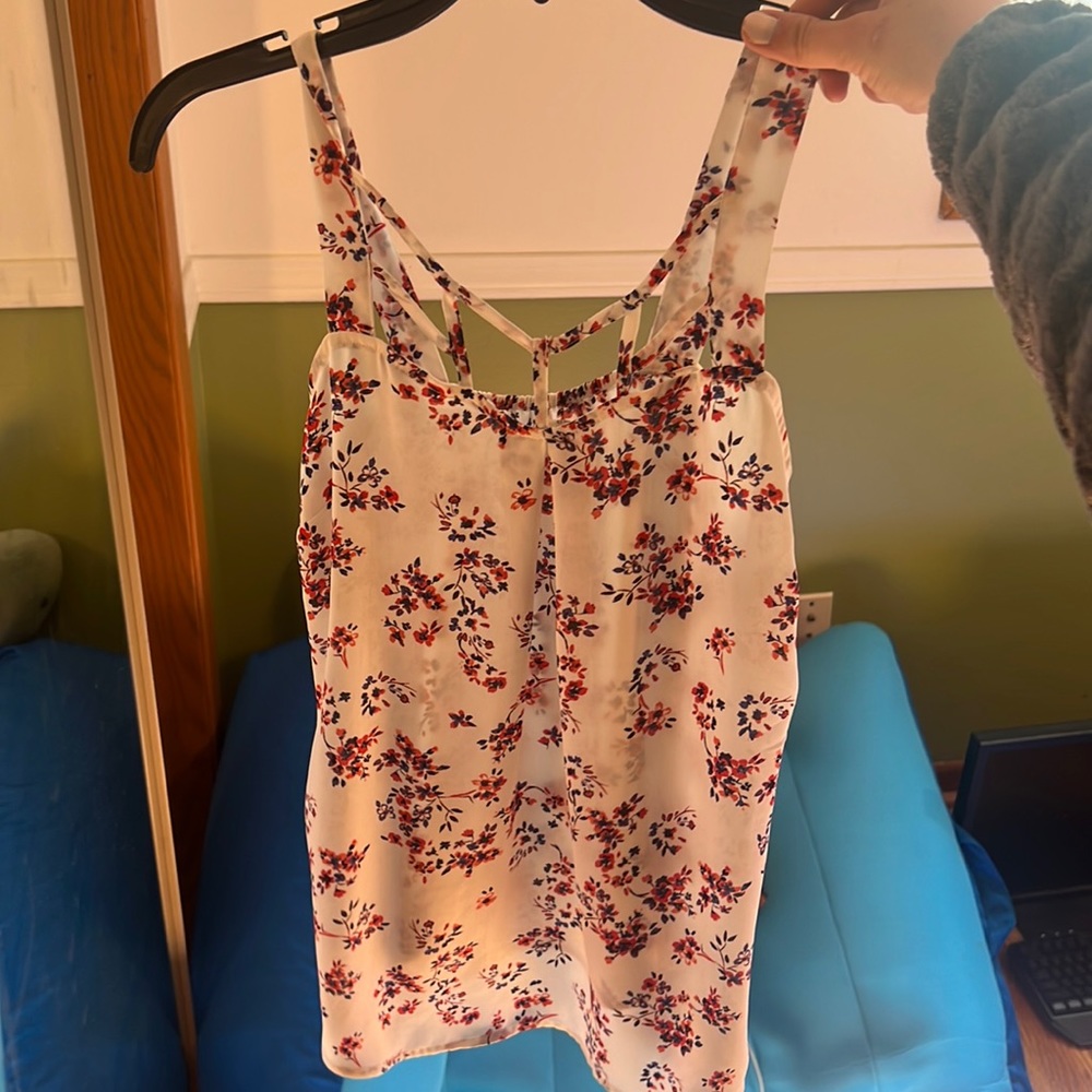 Maurice’s tank top